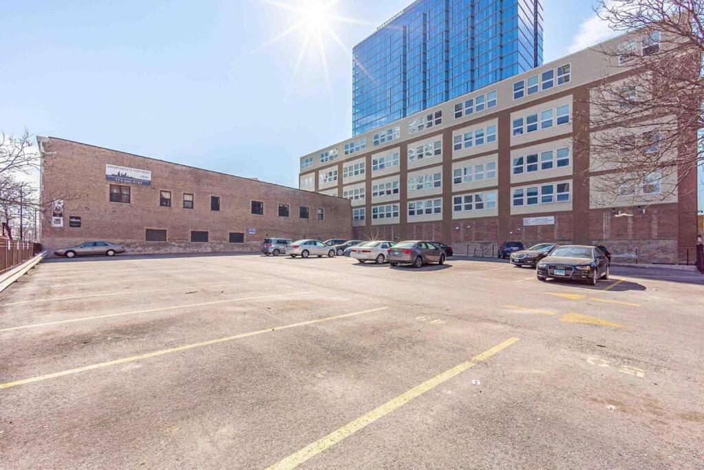 Mccormick 2br And 2ba Family Unit For Up To 8 Guests With Optional Parking & Gym Access Apartment